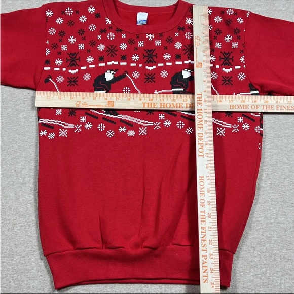 Vintage Red Santa Claus Skiing Sweatshirt Adult Sz.M Ugly Christmas Holiday - Picture 3 of 4